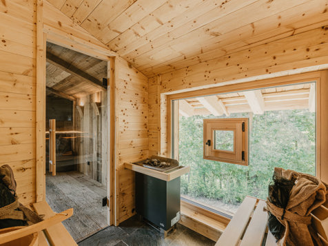 Tree Chalet image 5