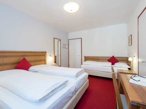 Triple bed room comfort image 6
