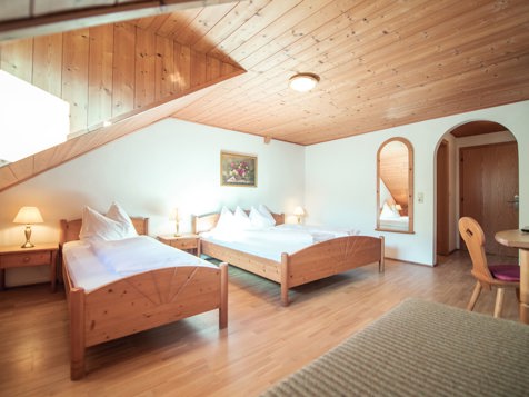 TRIPLE ROOM image 4