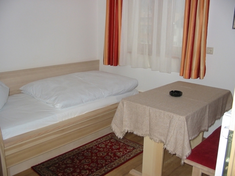triple room image 5