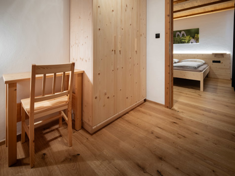 Tschamin-Zimmer image 2