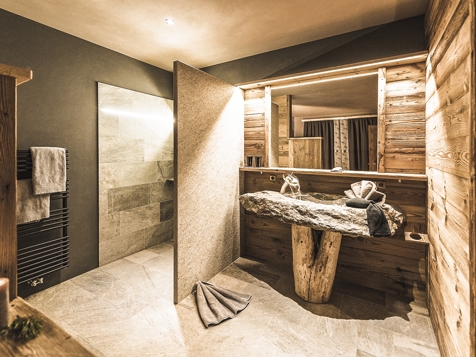 urig / edle Lodges image 4