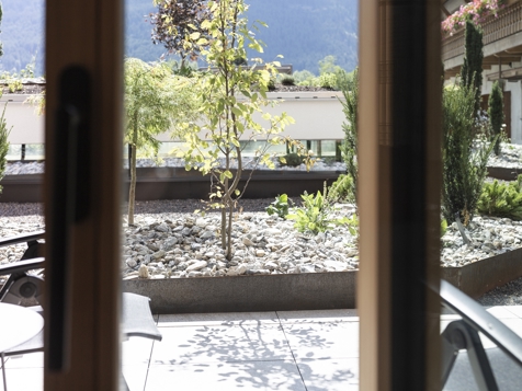 "Valbel" stone pinewood suite image 1