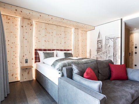 "Valbel" stone pinewood suite image 8