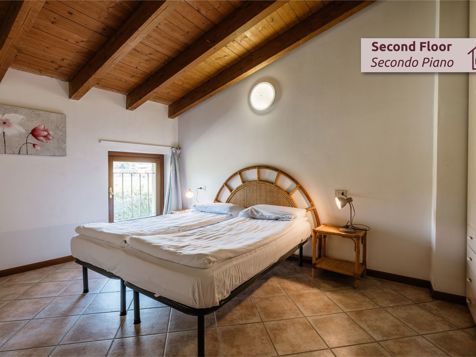 Vierzimmerwohnung im zweiten Stock-2