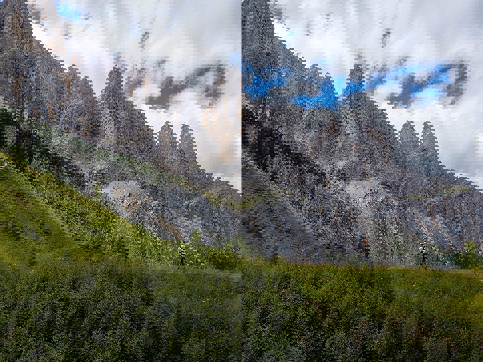 Wandern am Grödner Joch Wandern am Grödner Joch