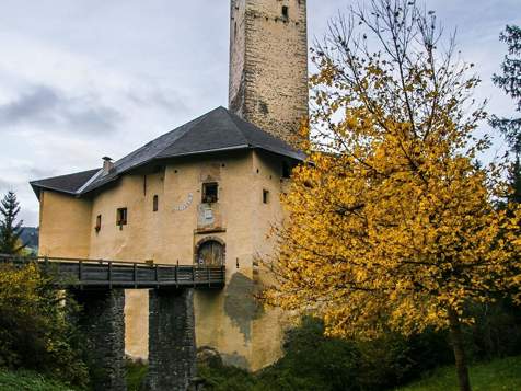 Welsperg Castle in autumn