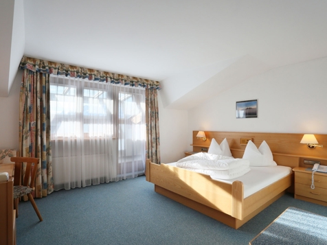Zimmer mit Dolomitenblick image 4