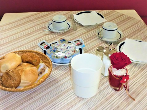 Zimmer mit Frühstück image 11