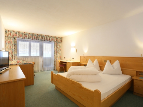 Zimmer mit Waldblick image 2