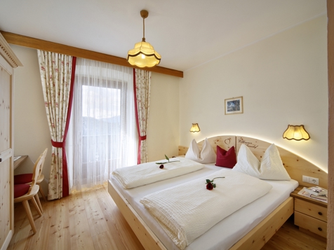 Zirbenzimmer mit Brentablick image 3