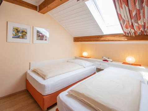 Zweibettzimmer Mansarde ohne Balkon image 2