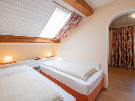 Zweibettzimmer Mansarde ohne Balkon image 3